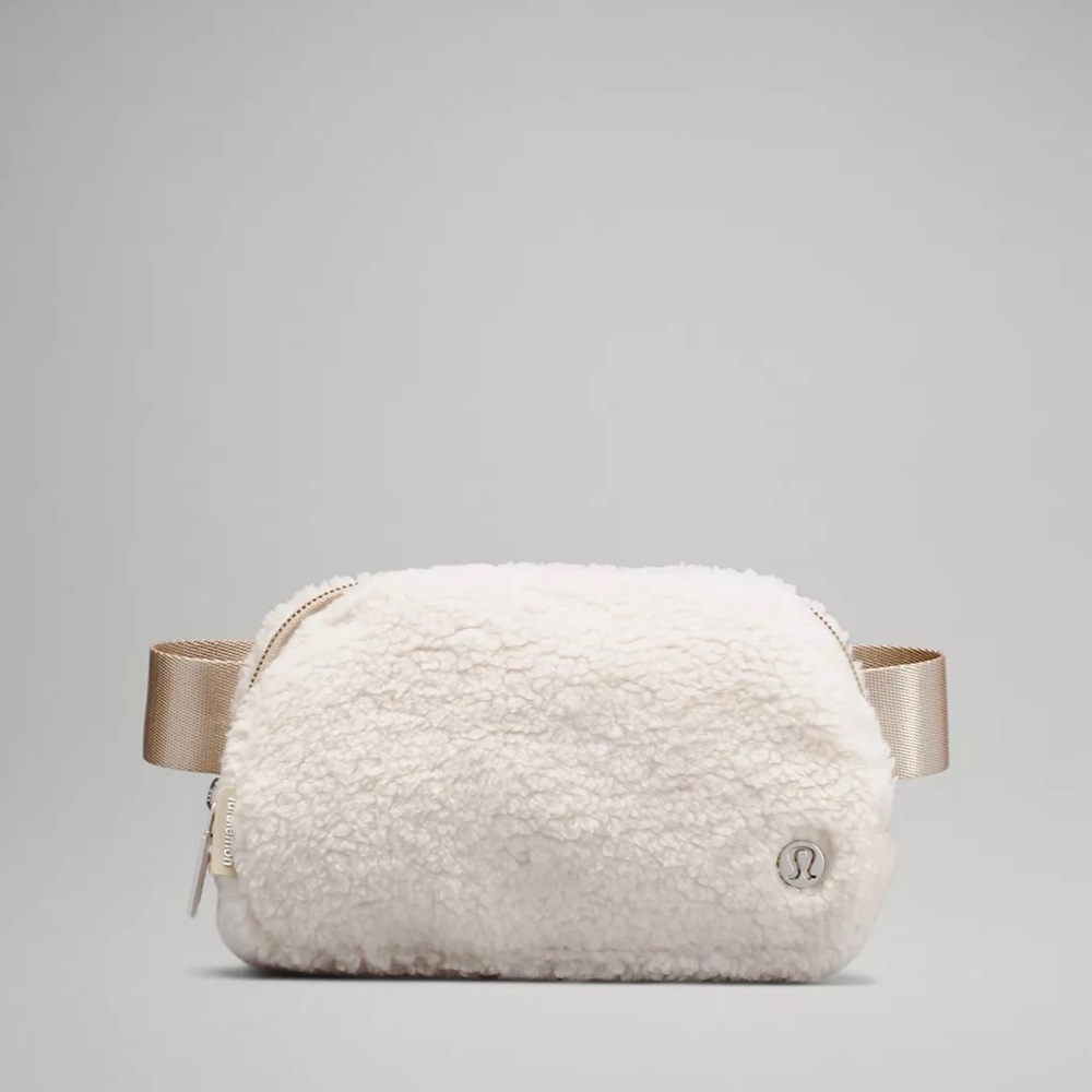 Lululemon Sherpa belt bag